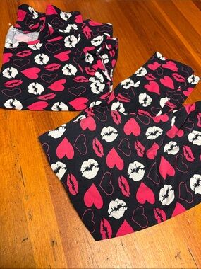 Women's Black Pajama Set with Pink Hearts & White Kiss Prints